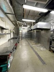 Harper Kitchen (D13), Factory #618131451